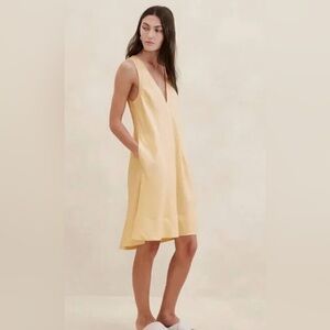 Banana Republic Pale Yellow Flowy Linen dress size small